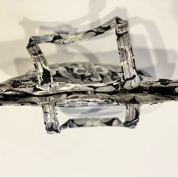 NWT Vera Bradley Tote Bag in Signature Cotton, Bedford Blooms - Picture 12 of 16